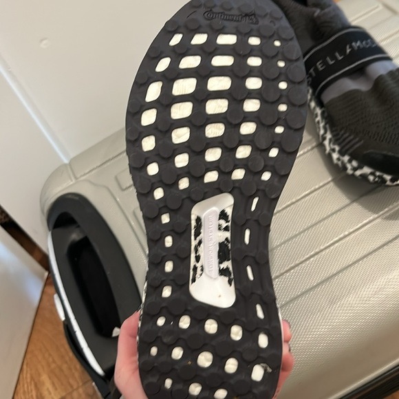 Never worn Stella McCartney sneakers - Picture 3 of 3